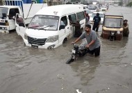 天气警报:卡拉奇周日将迎来暴雨和雷暴天气